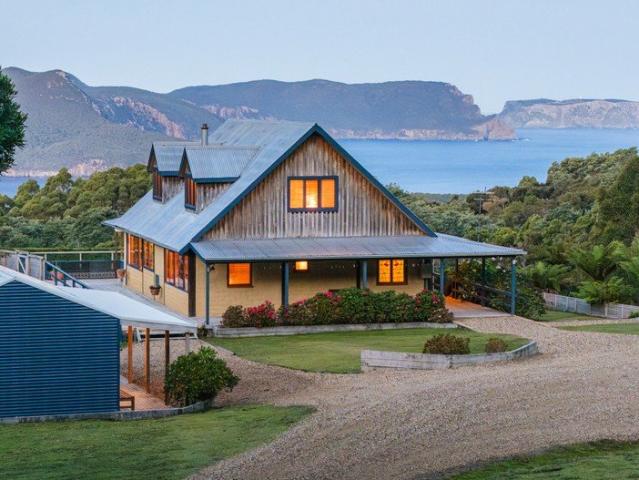 Enchanting Beauty, Tranquillity & Timeless Tasmanian Charm
