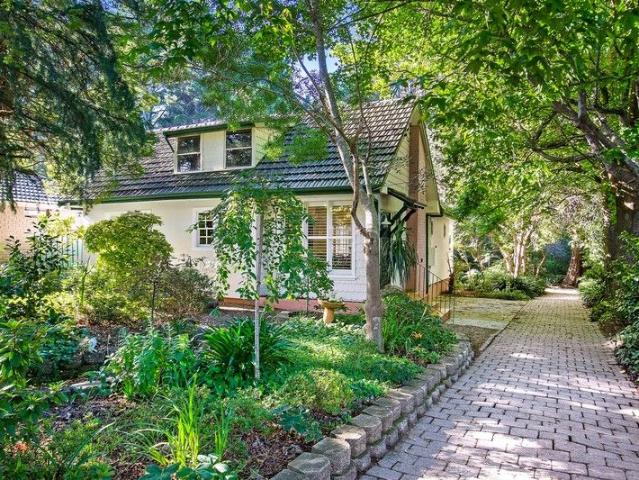 Enchanting c.1930s residence