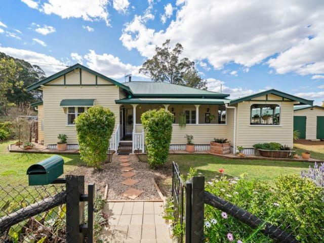 Enchanting Queenslander With Shed, Solar, Bore on 4,760m2 Block!