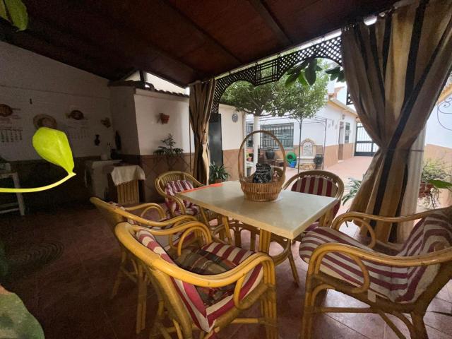 ENCINAREJO, CASA CON DOS CONSTRUCCIONES INDEPENDIENTES!