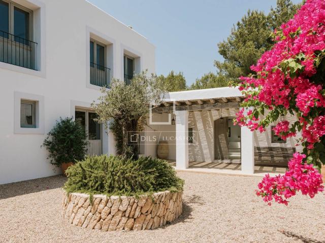 Enclavada en la tranquila campiña de San Lorenzo de Balàfia. 353m² Sant Llorenç de Balàfia