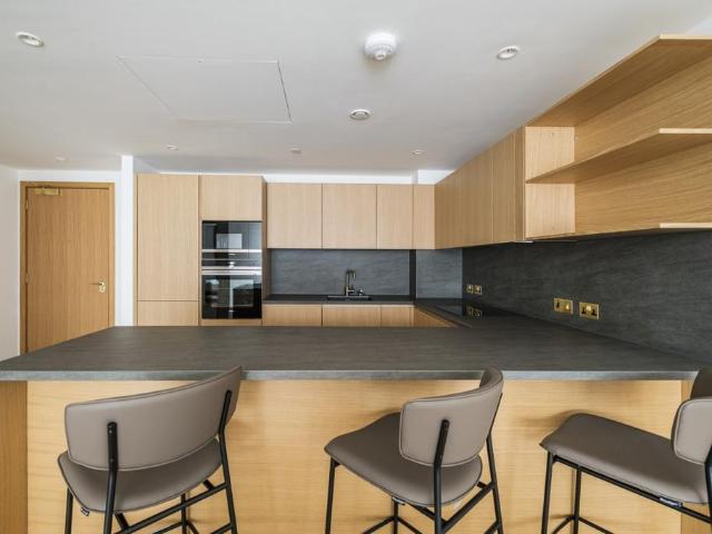 Enclave, 101 Camley Street, Kings. 2 bed flat to rent £5,400 pcm £1,246 pw