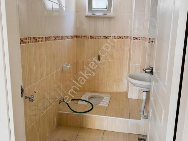 Endüstri Meslek Arkasında Ebeveyn Banyolu, Geniş 2,5+1 Kiralık