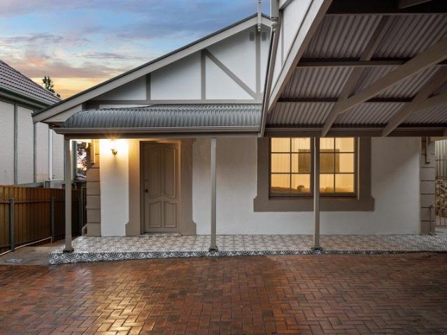 Enduring Charm, Designer Renovation & Blue Ribbon Burnside Living
