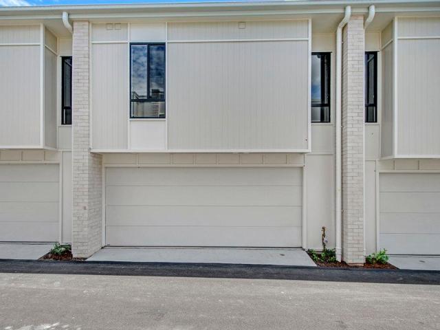Enduring Style, Exceptional Location