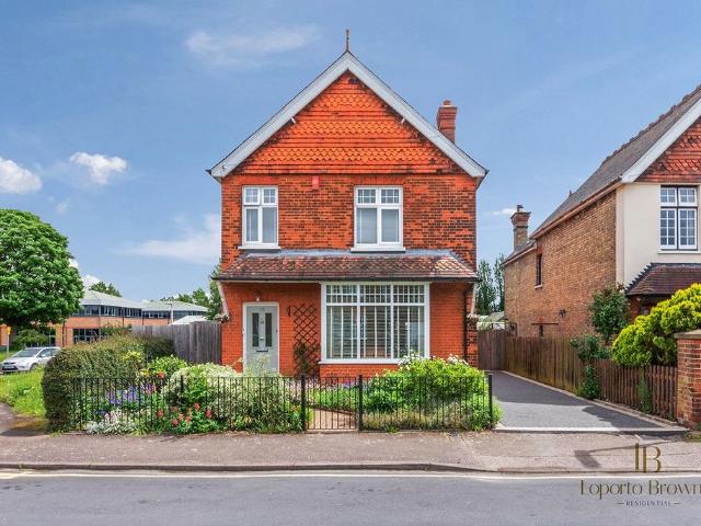 Endymion Road, AL10 4 bed terraced house to rent £3,500 pcm £808 pw