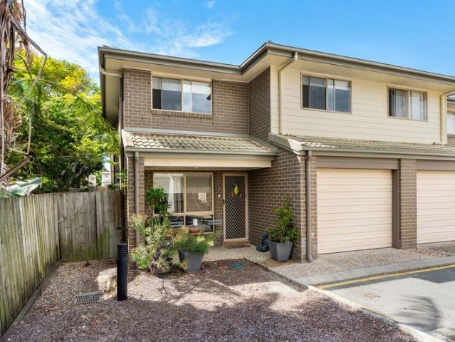 End of Row Light Filled Townhouse