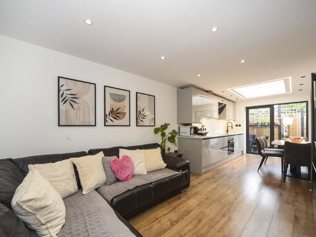 End Of Terrace House to rent Northview, Swanley, BR8