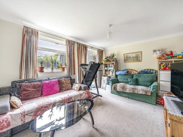 End Of Terrace House to rent Richmount Gardens, London, SE3