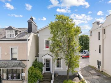 End of terrace house to rent