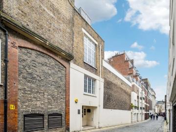 End of terrace house for sale