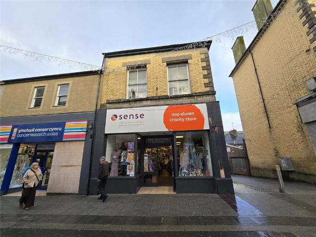 End of terrace house for sale