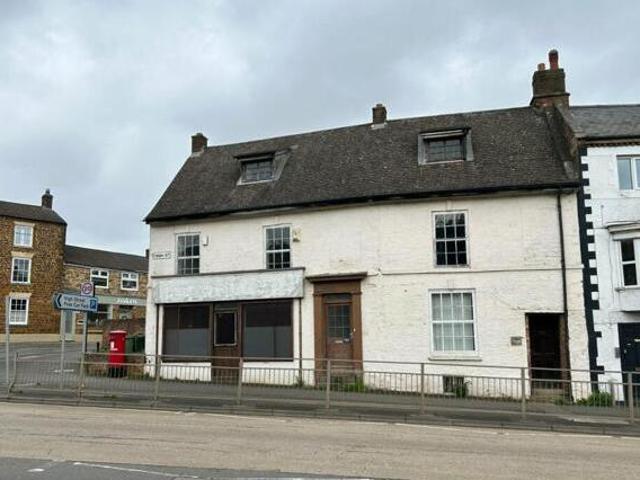 End Of Terrace House For Sale In Wellingborough