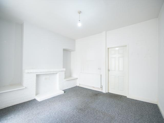End of Terrace House in 10 Leslie Avenue, Lorraine Street, Hull, HU8 8EU