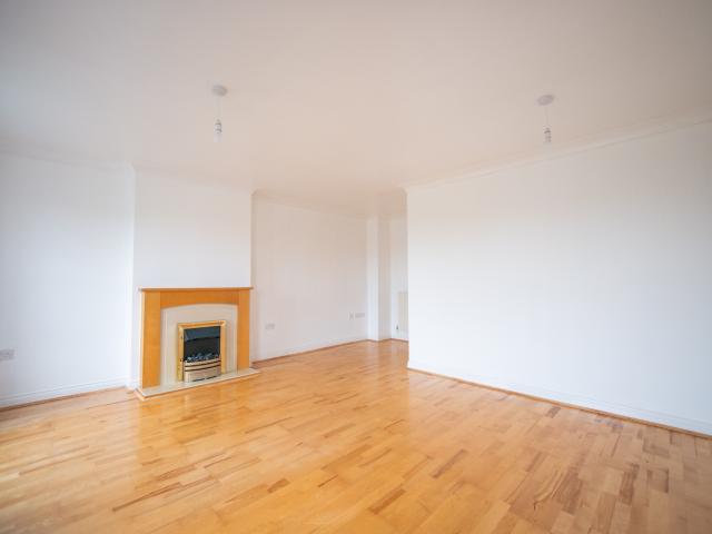 End of Terrace House in 32 Kingfisher Close Scawby Brook, Brigg, DN20 9FN
