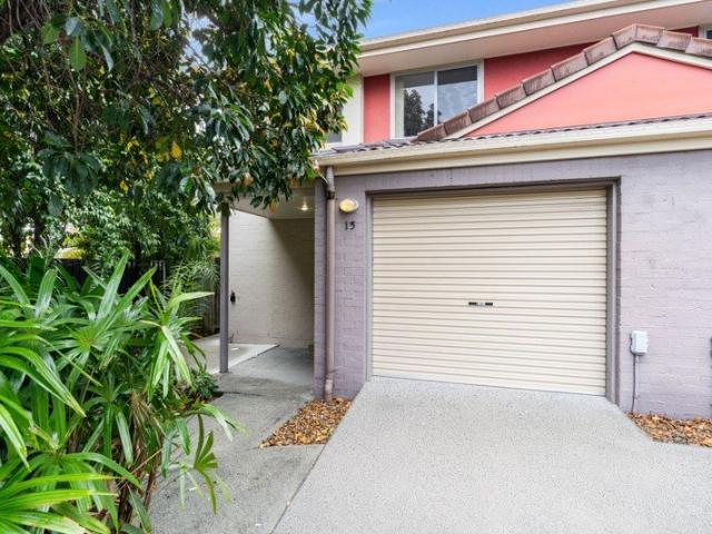 End Townhouse Offering Comfort, Convenience and Low Maintenance Living