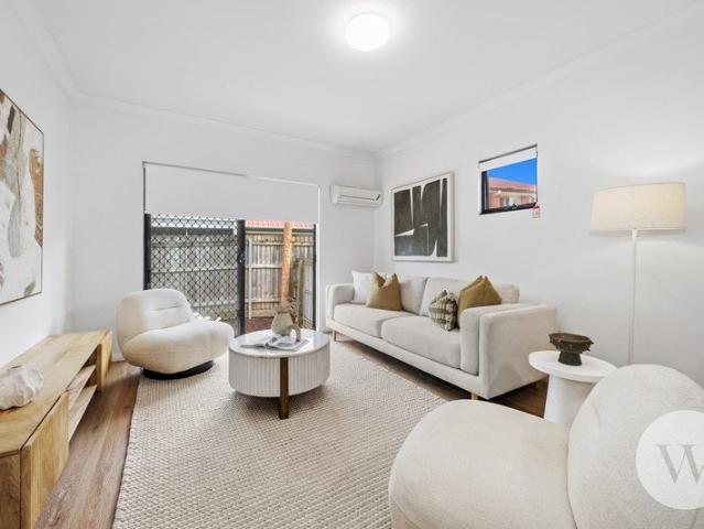 End Townhouse With Ground Floor Bedroom Ideal For All Ages