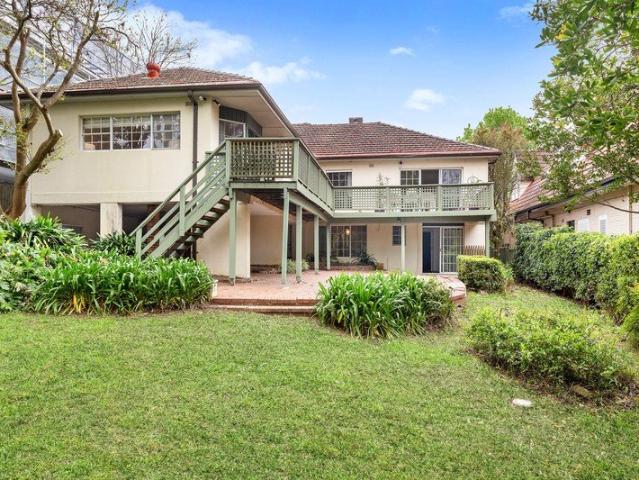 Endearing full brick home on a superb north facing 1069sqm