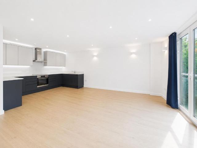 Endeavour Court, Channel Way, Southampton SO14, 1 bed flat to rent, £1,250 pcm | PrimeLocation