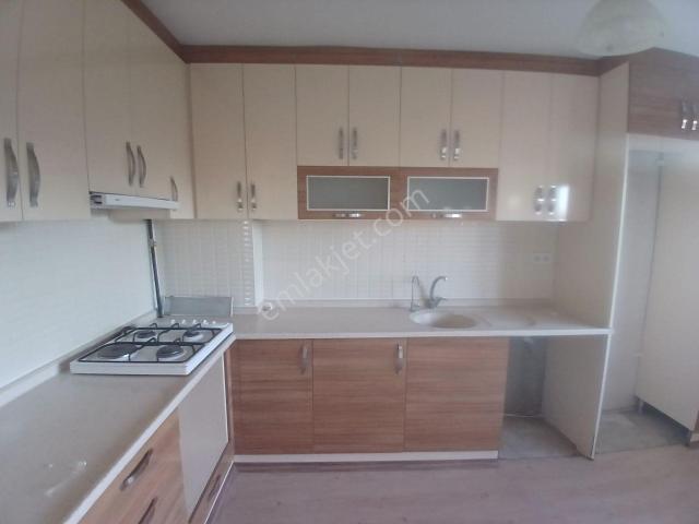 Ender Uysal Gayrimenkuldeen Siteler' De 3+1 Asansörlü Kiralık Daire.