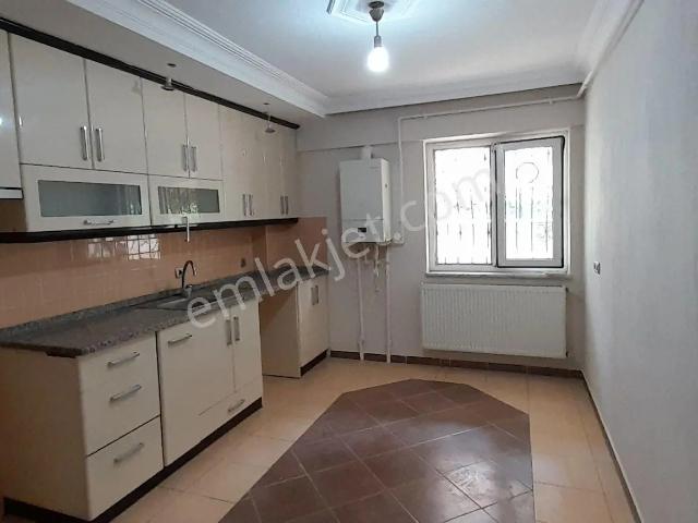 Ender Uysal Gayrimenkulden Yunusemre De 3+1 Çift Banyolu Geniş Kiralık Bahçekatı Daire.
