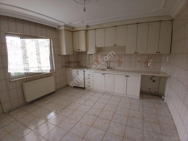 Ender Uysal Gayrimenkulden Yunusemre De Kiralık 3+1 Daire.
