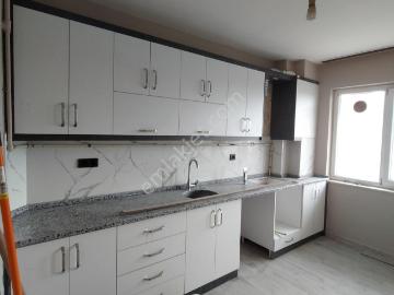 Ender Uysal Gayrimenkulden Bursa Caddesinde 3+1 İçi Yeni Tadilatlı Kiralık Daire.