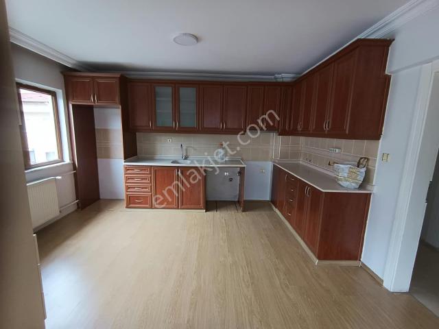 Ender Uysal Gayrimenkulden Kınıklı Da Mükemmel Konumda Manzaralı 3+1 Kiralık Geniş Daire.