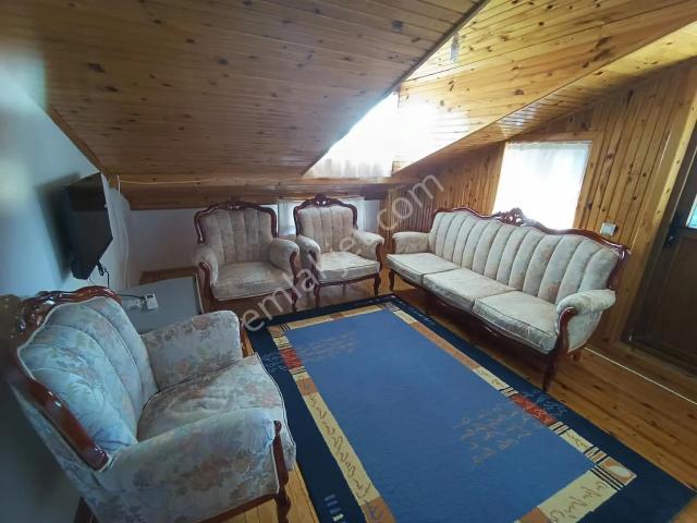 Ender Uysal Gayrimenkulden Siteler De Kiralık Geniş 2+0 Çatı Katı Teraslı Klimalı Eşyalı Daire