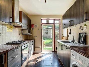 Endersleigh Gardens 5 Bedrooms Detached House