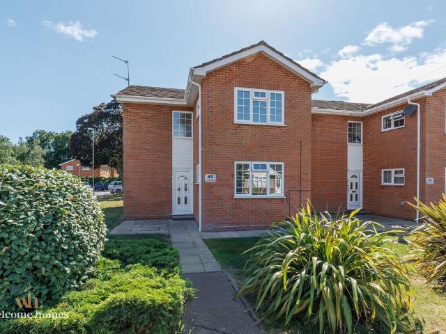 Endfield Road, Christchurch BH23, 2 bed flat to rent, £1,200 pcm | PrimeLocation