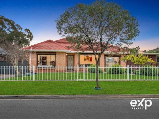 Endless Opportunity on a Generous 696m² Allotment approx