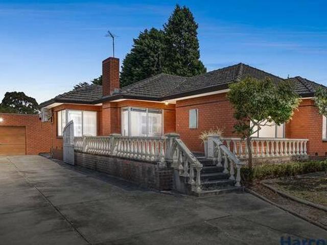 Endless Possibilities on 1126m2 Land