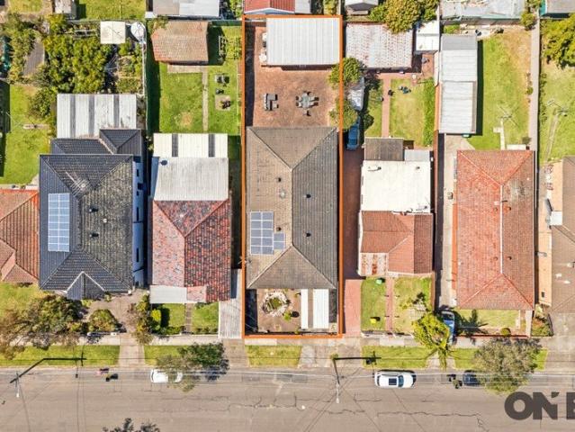 Endless Potential with Expansive Family Proportions & Independent Studio Retreat