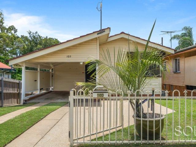 Endless Potential in a Blue Chip Stafford Heights Location