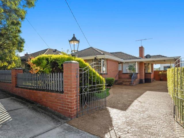 Endless Potential in a Family Friendly Location