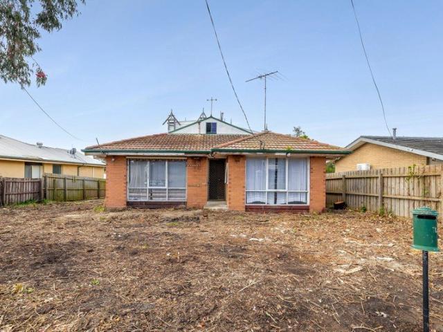 Endless Potential in a Prime Ocean Grove Location!