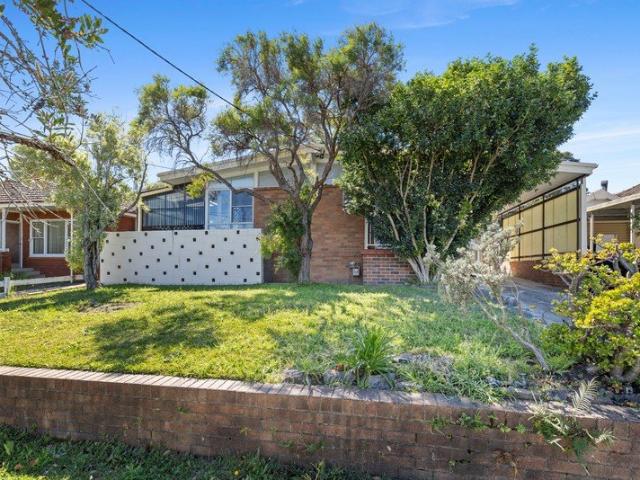 Endless Potential in a Quiet Carlton Location