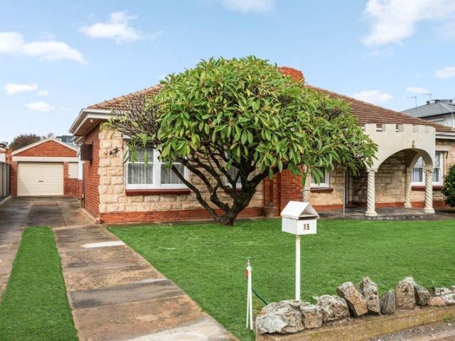 Endless Potential on a Rare 1,036sqm Allotment