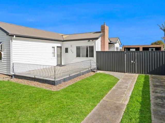 Endless Potential on a 1213m2 St Albans Park Allotment