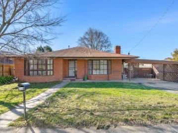 Endless Potential: Renovate on 725m² in the heart of Kyneton