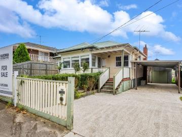 Endless Potential & Stunning Bay Views