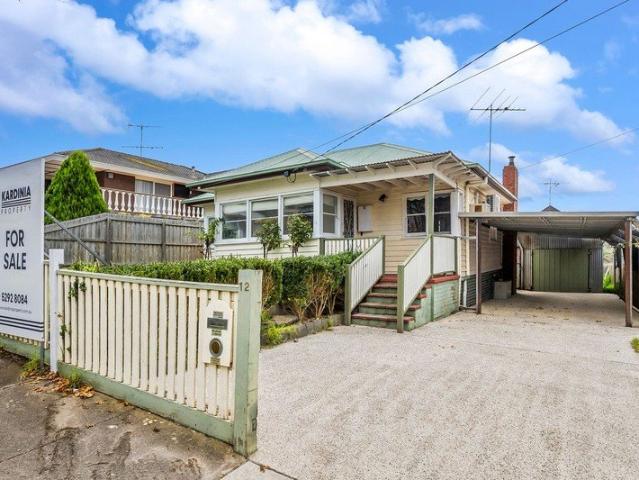 Endless Potential & Stunning Bay Views