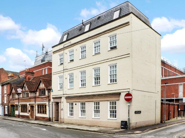 Endless Street, Salisbury, Salisbury SP1, 2 bed terraced house to rent, £1,250 pcm | PrimeLocation