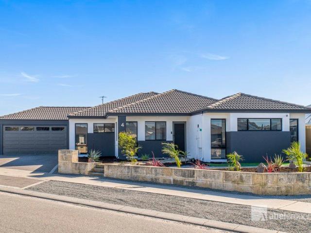 ENDLESS SPACE, ENDLESS POSSIBILITIES THE ULTIMATE ON RARE 916M2 BLOCK! HOME OPEN SAT 1ST AUG 1.00PM 1.30PM AND SUN 2ND AUG 2.00PM 2.30PM