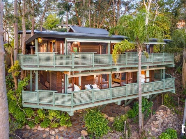 Endlessly Charming Escape with Enticing Lake Views