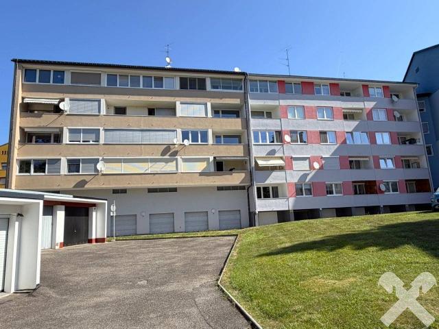 Endlich ganz oben Geräumige Wohnung mit Renovierungsbedarf