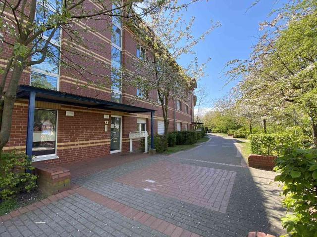 Endlich Platz für die Familie: Frisch sanierte 4 Zimmer Wohnung mit Terrasse