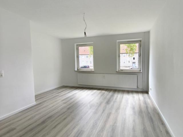 Endlich raus aus dem Elternhaus frisch renovierte 2 Zimmer Wohnung
