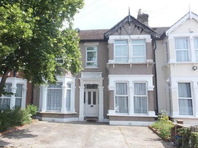 endsleigh gardens IG1 1 bed ground floor flat to rent £1,350 pcm £312 pw